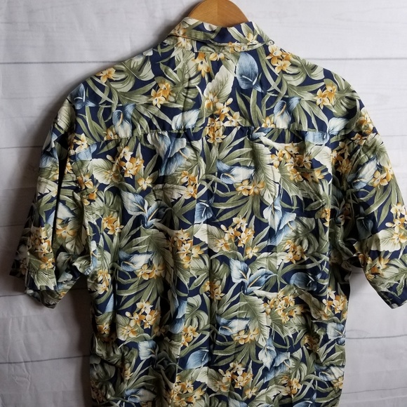 Floral Hawaiian style Button Down Shirt - Picture 5 of 6